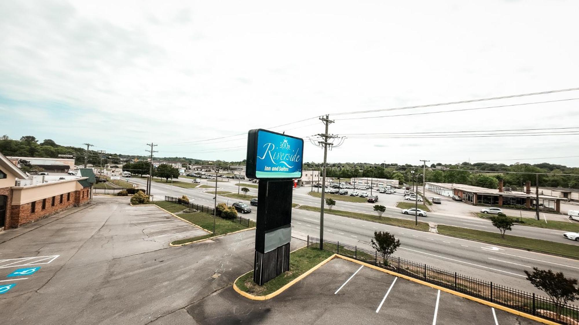 Riverside Inn & Suites By Oyo Danville Ceaser Casino Zewnętrze zdjęcie