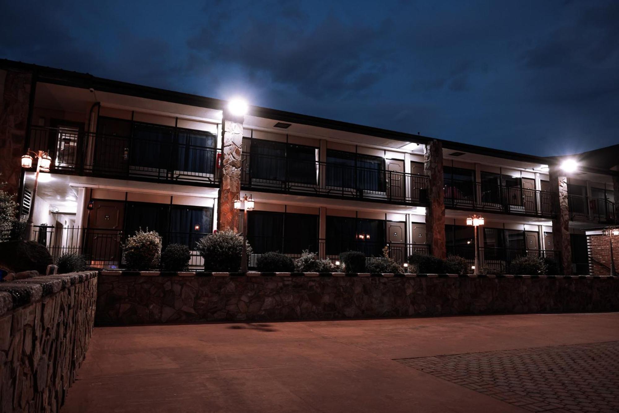 Riverside Inn & Suites By Oyo Danville Ceaser Casino Zewnętrze zdjęcie