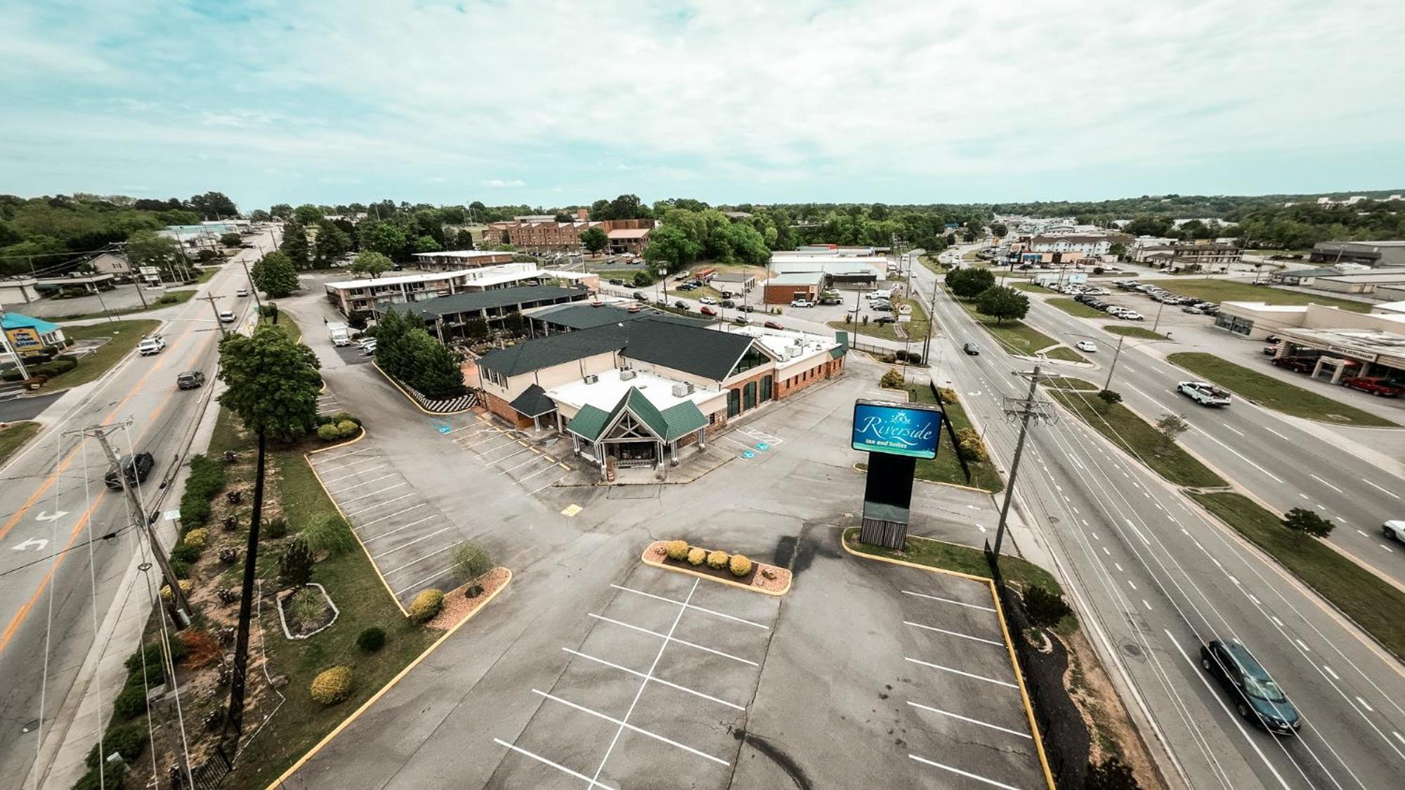 Riverside Inn & Suites By Oyo Danville Ceaser Casino Zewnętrze zdjęcie