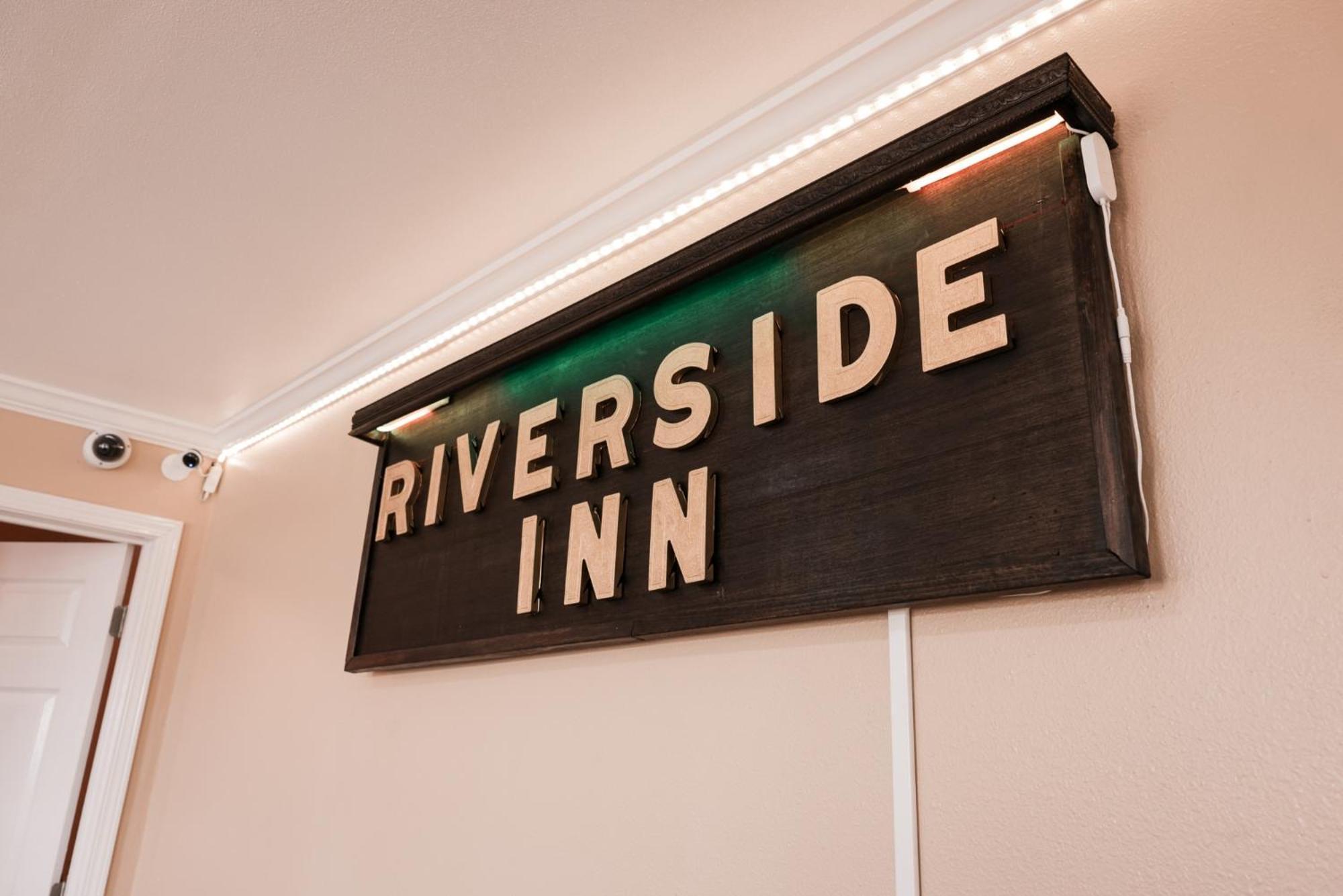 Riverside Inn & Suites By Oyo Danville Ceaser Casino Zewnętrze zdjęcie