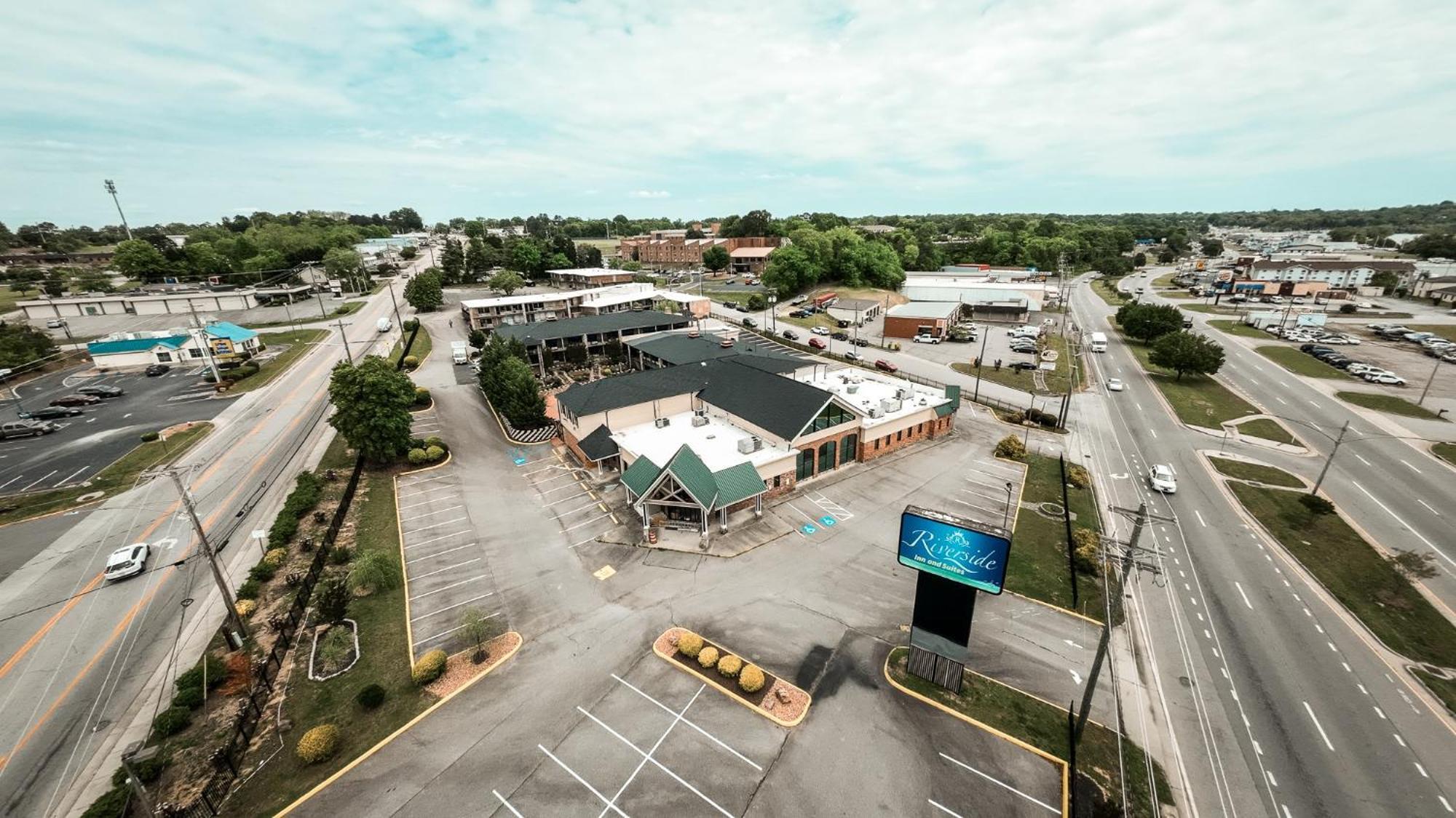 Riverside Inn & Suites By Oyo Danville Ceaser Casino Zewnętrze zdjęcie