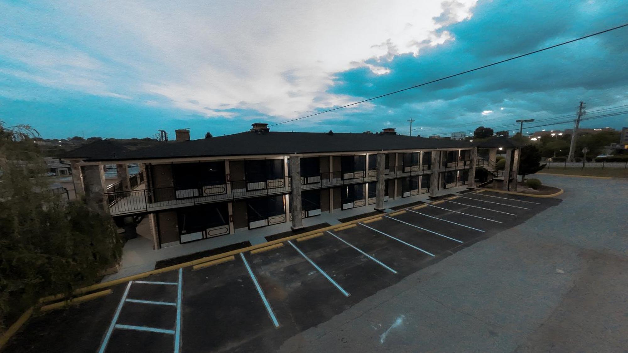 Riverside Inn & Suites By Oyo Danville Ceaser Casino Zewnętrze zdjęcie