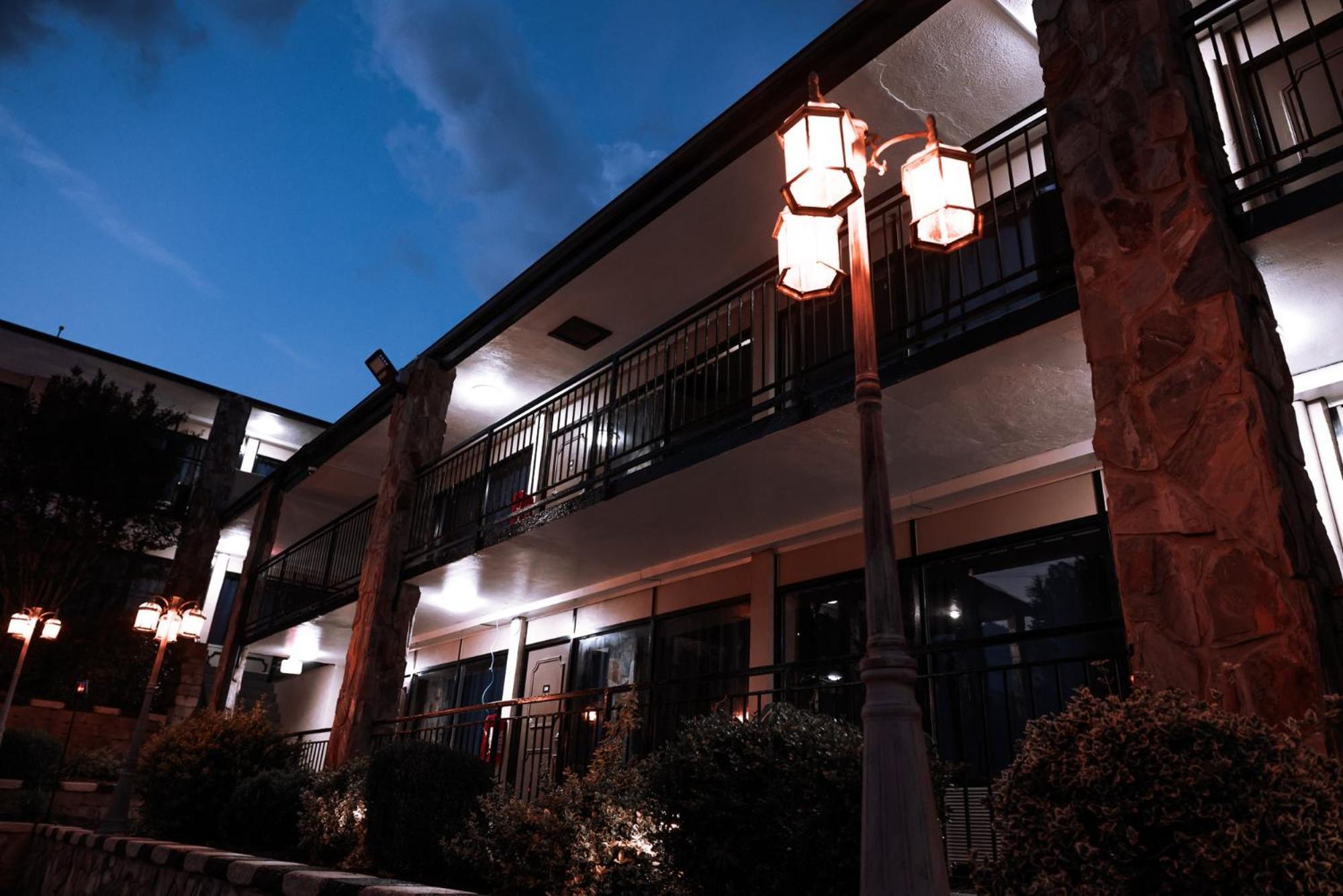 Riverside Inn & Suites By Oyo Danville Ceaser Casino Zewnętrze zdjęcie